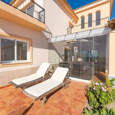 Evita Private Pool, Jacuzzi&sea Views