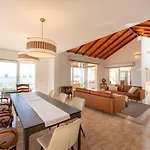 Evita Private Pool, Jacuzzi & Sea Views Villa *