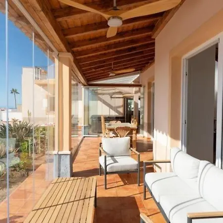 Evita Private Pool, Jacuzzi & Sea Views