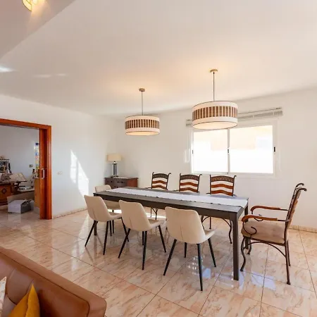 Evita Вилла Адехе