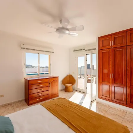 Villa Evita Private Pool, Jacuzzi & Sea Views *