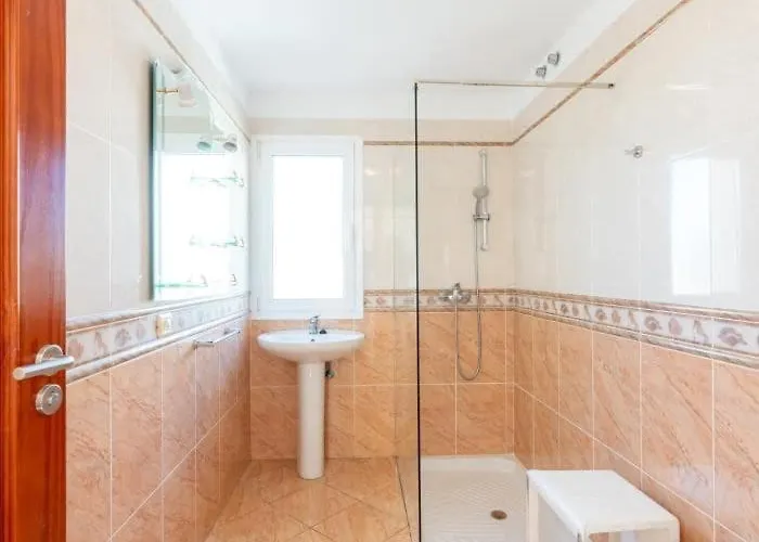 Willa Evita Private Pool, Jacuzzi & Sea Views *